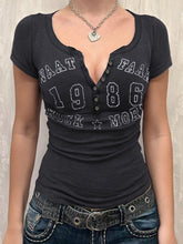 LIZAKOSHT - Devine Letter Notched Short Sleeve T-Shirt