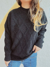 LIZAKOSHT - Diamond Round Neck Long Sleeve Sweater