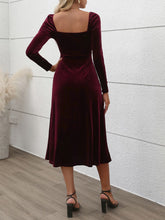 LIZAKOSHT - Perfee Sweetheart Neck Long Sleeve Midi Dress