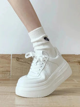 Lizakosht White Sports Shoes Korean Women Platform Sneakers Casual Harajuku Tennis Female Vintage Vulcanize Designer Footwear