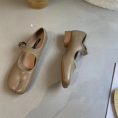 Lizakosht Women Flat Split Toe Shoes Women's Square Toe Retro Single Shoes One Word Buckle Shallow Mouth Mary Jane Shoes Sandals