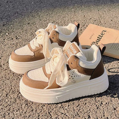 LIZAKOSHT Women Breathable Retro Sneakers Casual Star White Shoes Thick Heel Heart Sneakers Casual Running Platform Y2K Lovely Bread Shoes