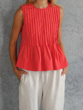 LIZAKOSHT - Women s Sleeveless Pleated Tank Top with Round Neck and Ruffled Hem - Solid Color Casual Summer Streetwear Shirt