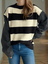 LIZAKOSHT - Contrast Round Neck Long Sleeve Sweater
