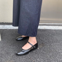 Lizakosht New Spring Korea Flats Women Shoes Fashion Mary Jane Shoes Round Toe Hook Loop Women's Shoes Retro PU Flats