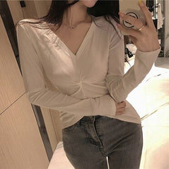 Short coat women's undergarment with casual women's short coat on the inside and outside, showing thin c-neck