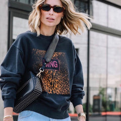 Leopard Letter Printing Vintage Crewneck Sweatshirt Women Black Streetwear Casual Men Autumn Plus Size Hoodies American Fashion