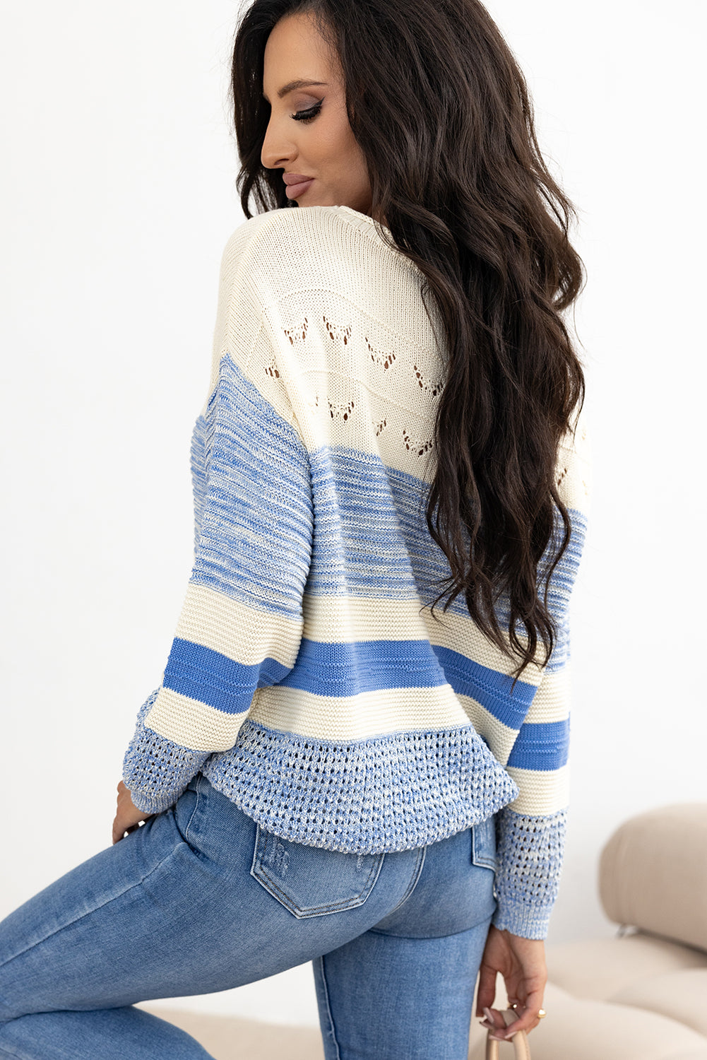 LIZAKOSHT  -  Contrast Round Neck Long Sleeve Sweater