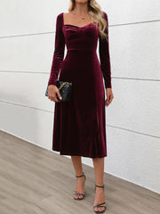 LIZAKOSHT  -  Perfee Sweetheart Neck Long Sleeve Midi Dress