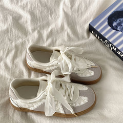 LIZAKOSHT  -  Women's Stylish Two-Tone Color Block Casual Sneakers - Design, Faux Cover Upper, Rubber Sole, Lace-Up Closure, Comfortable EVA Insole, Perfect for Casual Attire