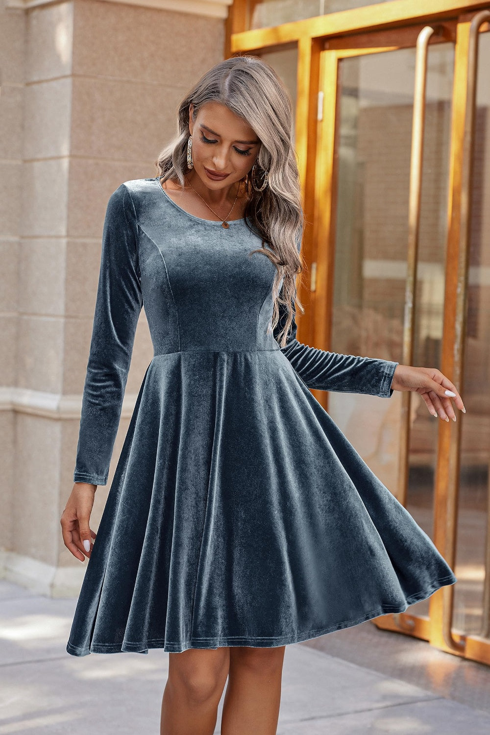 LIZAKOSHT  -  Round Neck Long Sleeve Knee Length Dress