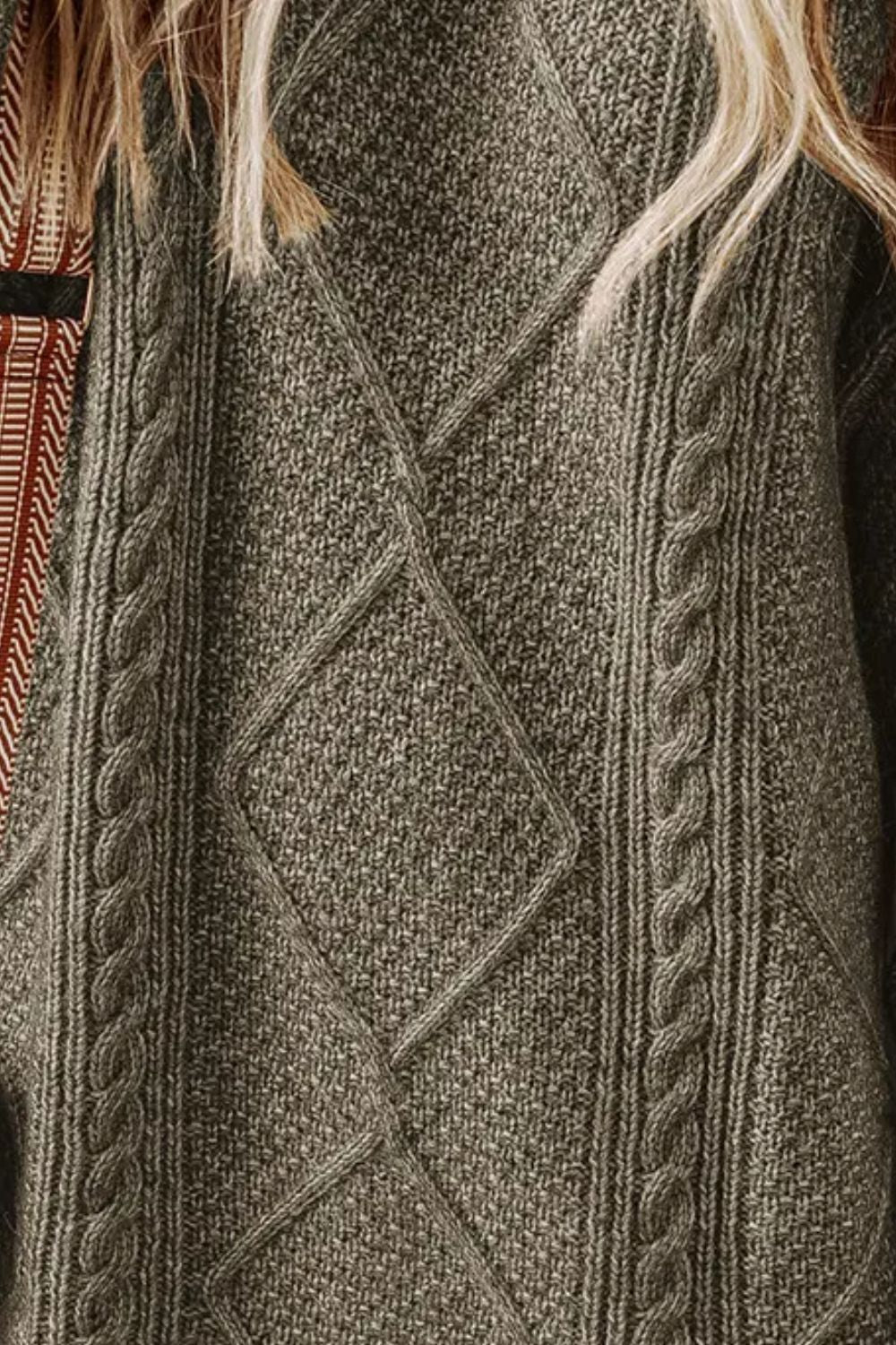 LIZAKOSHT  -  Cable-Knit Round Neck Sweater Dress