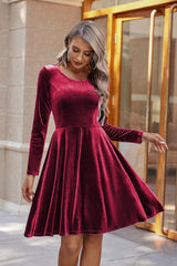 LIZAKOSHT  -  Round Neck Long Sleeve Knee Length Dress
