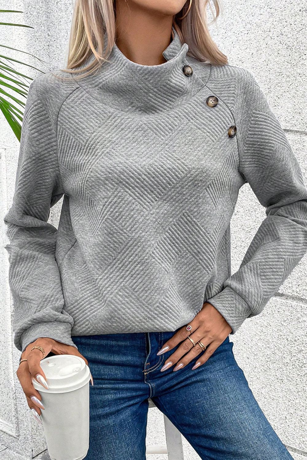 LIZAKOSHT  -  Textured Turtleneck Long Sleeve Sweatshirt