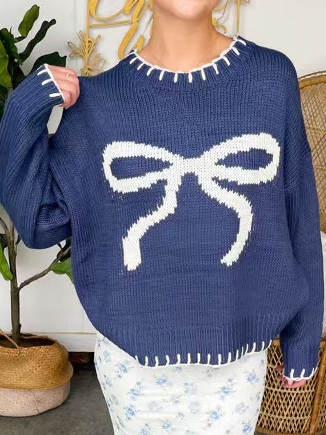 LIZAKOSHT  -  Bow Round Neck Long Sleeve Sweater
