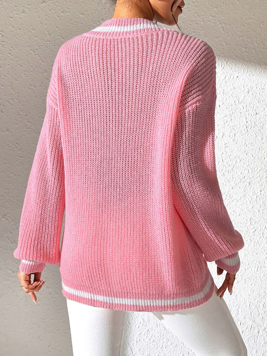 LIZAKOSHT  -  Contrast Trim V-Neck Long Sleeve Sweater