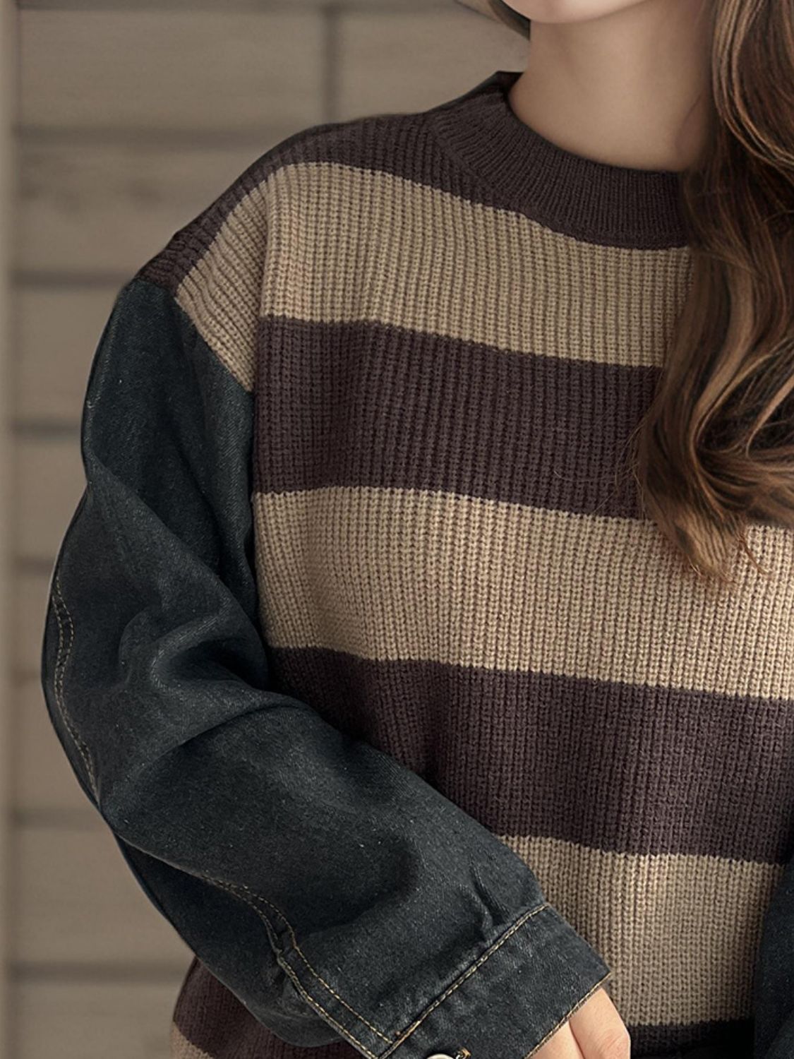 LIZAKOSHT  -  Contrast Round Neck Long Sleeve Sweater
