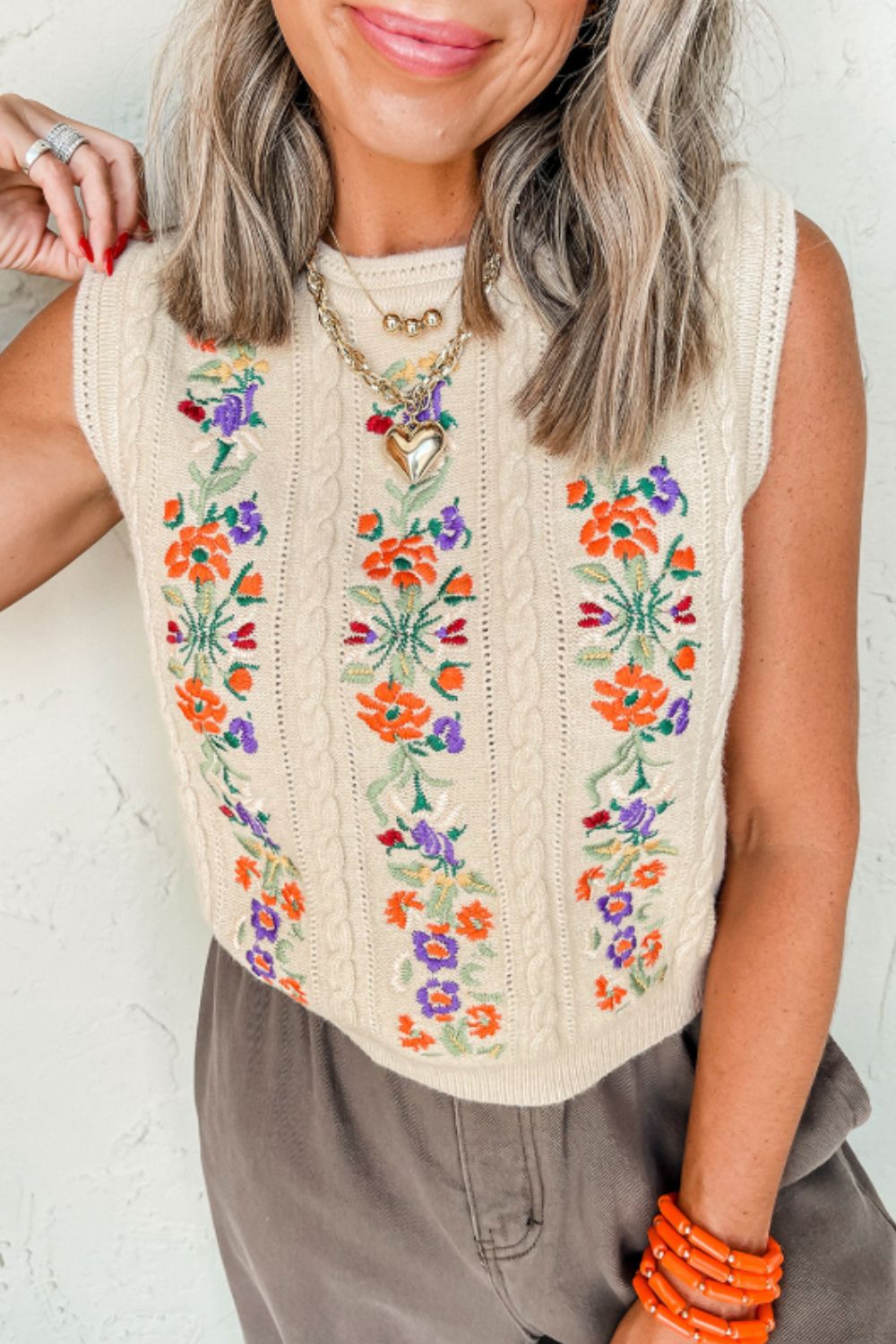 LIZAKOSHT  -  Embroidered Cable-Knit Round Neck Sweater Vest