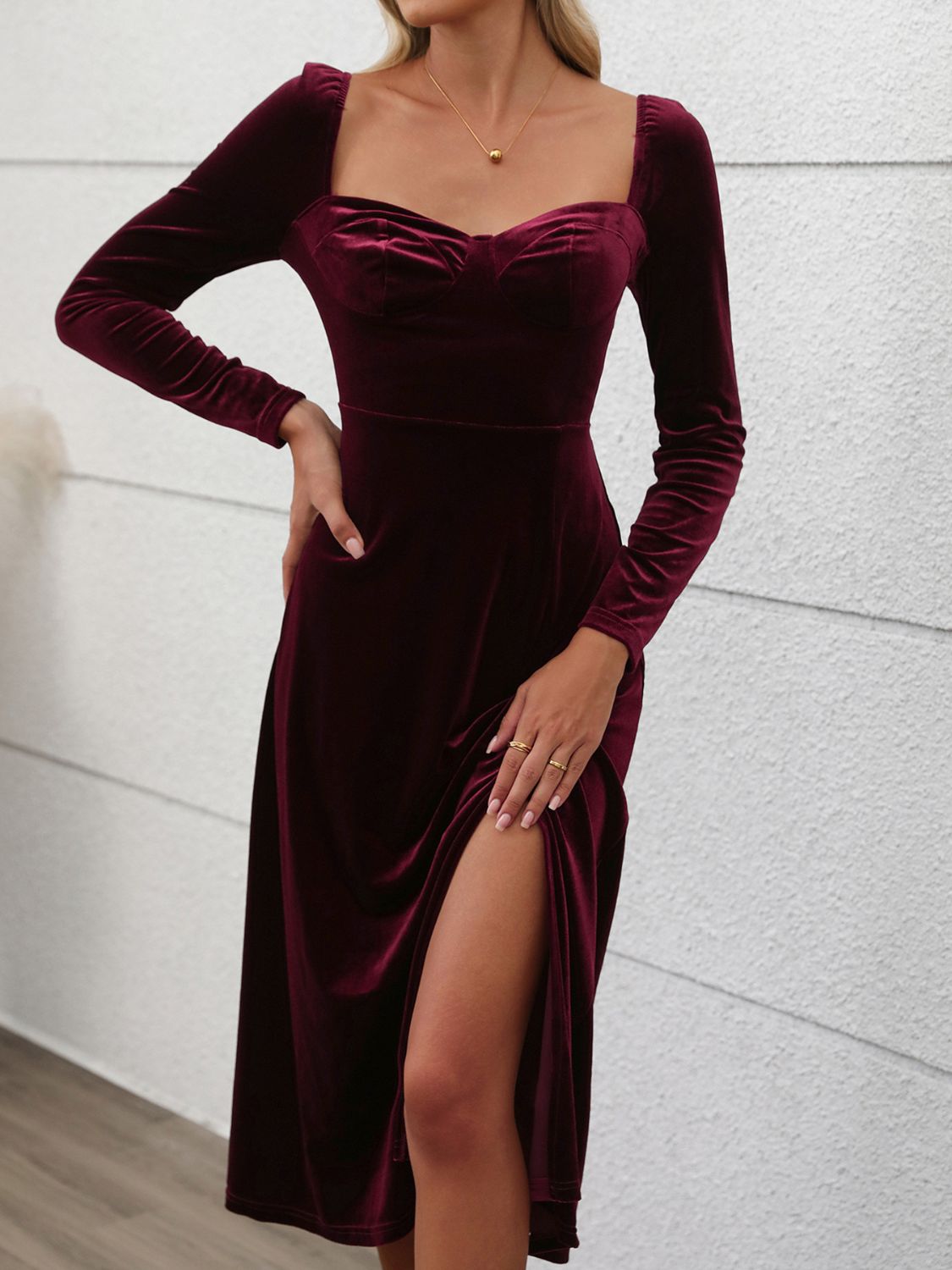 LIZAKOSHT  -  Perfee Sweetheart Neck Long Sleeve Midi Dress