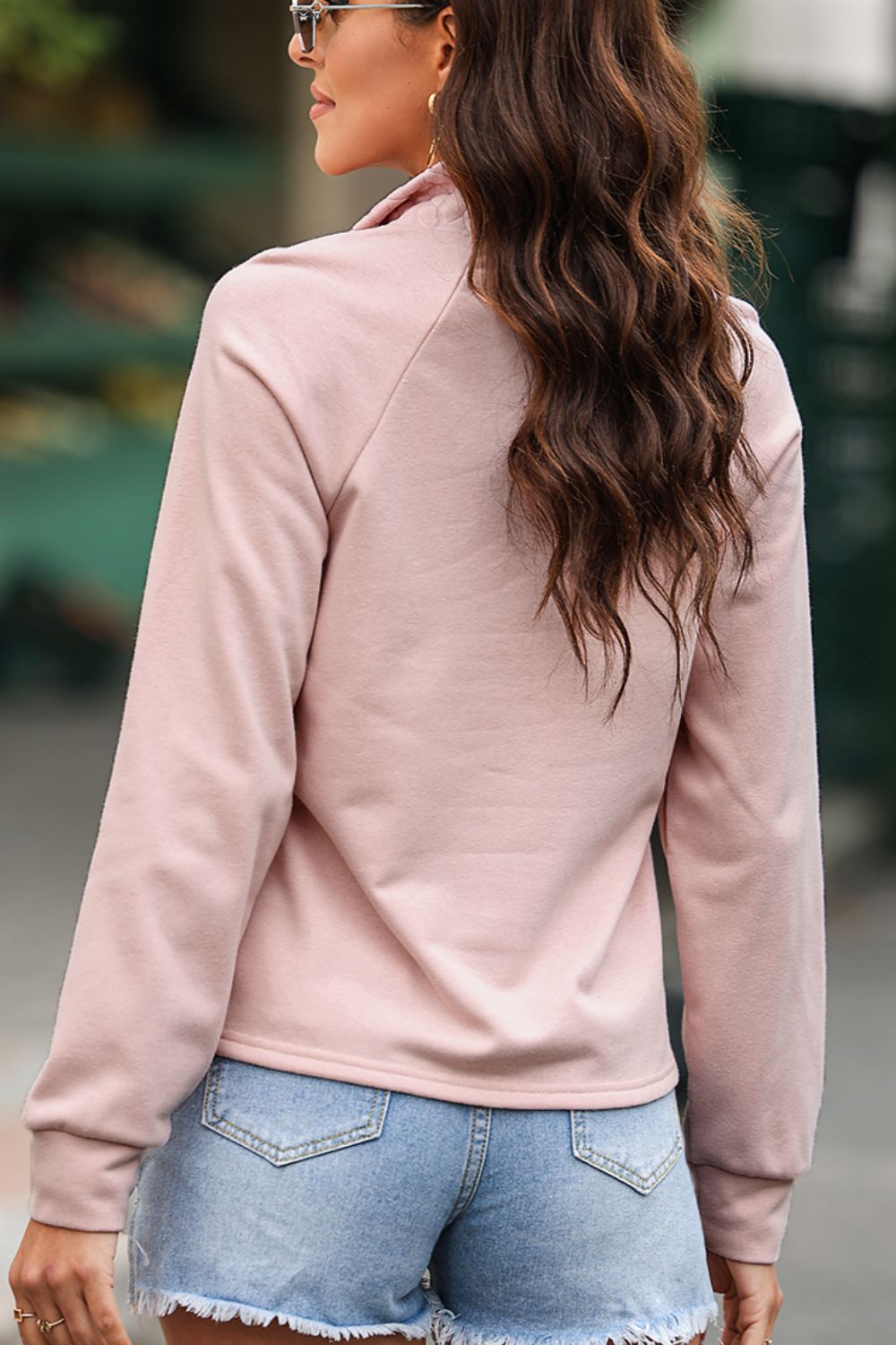 LIZAKOSHT  -  Textured Quarter Zip Long Sleeve Sweatshirt