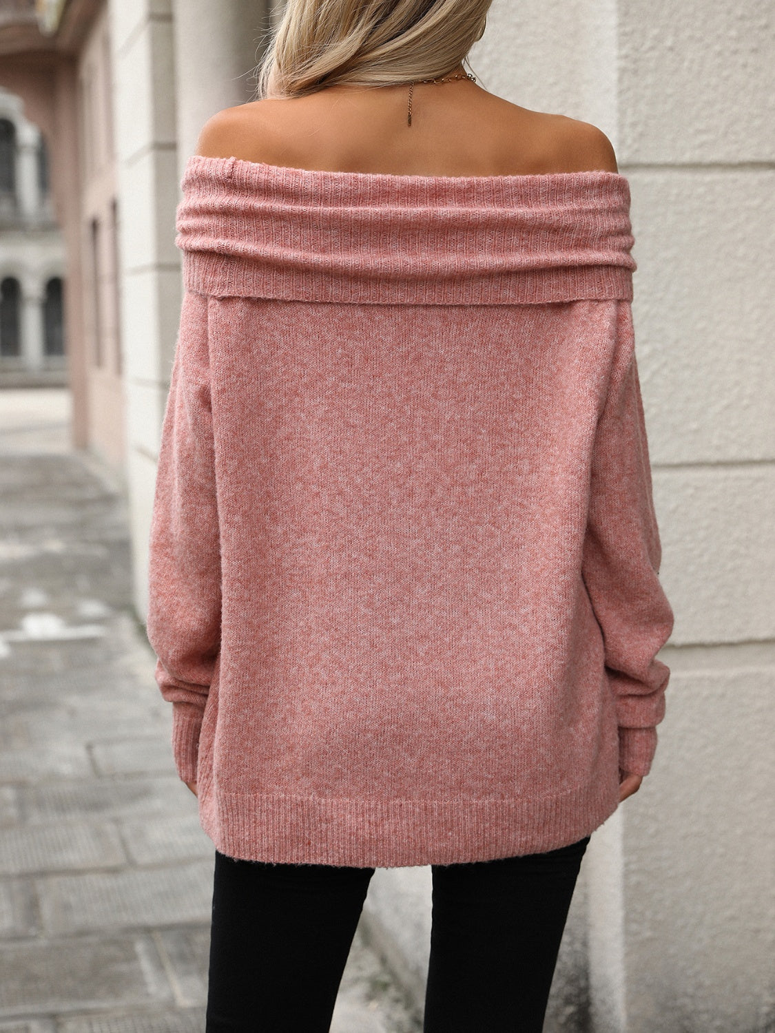 LIZAKOSHT  -  Turtleneck Long Sleeve Sweater