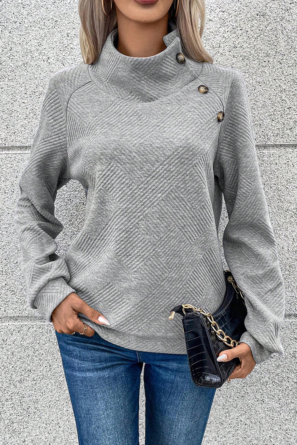LIZAKOSHT  -  Textured Turtleneck Long Sleeve Sweatshirt