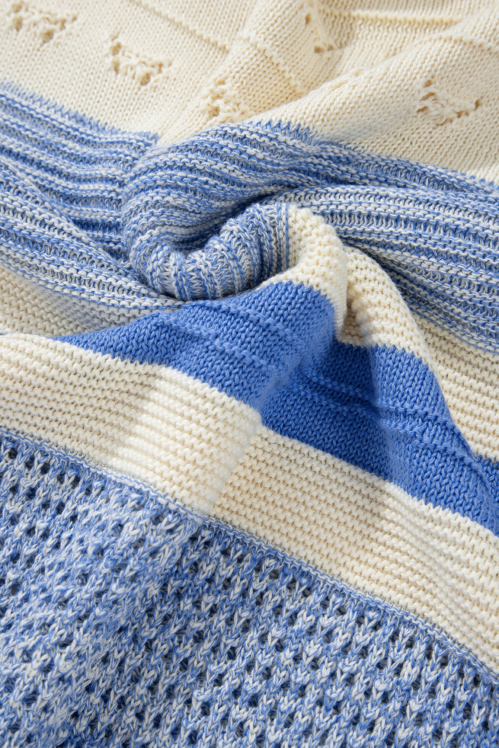 LIZAKOSHT  -  Contrast Round Neck Long Sleeve Sweater