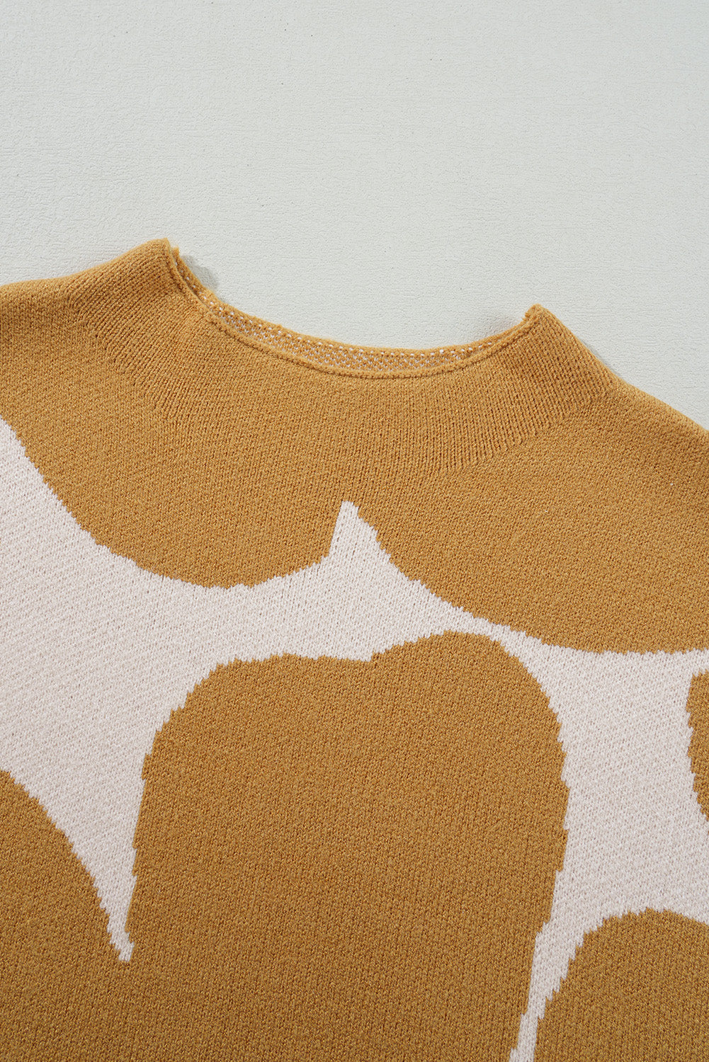 LIZAKOSHT  -  Contrast Flower Mock Neck Short Sleeve Sweater