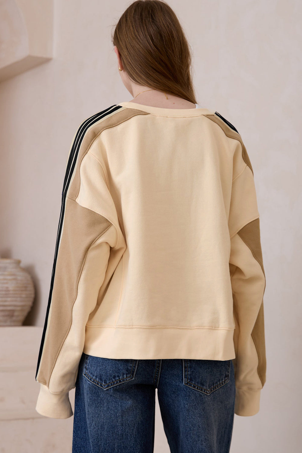 LIZAKOSHT  -  Contrast Round Neck Long Sleeve Sweatshirt