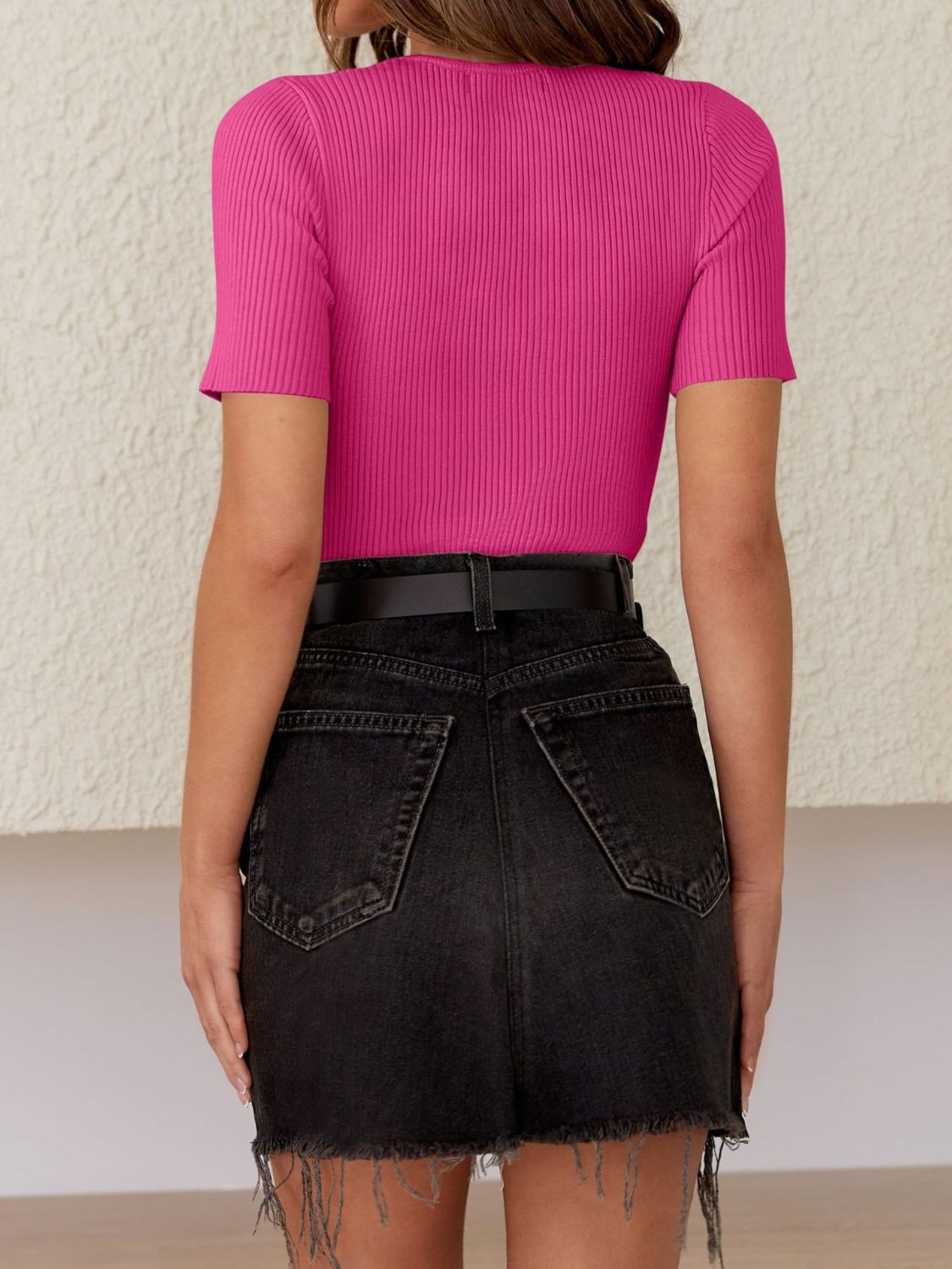 LIZAKOSHT  -  Ribbed Round Neck Short Sleeve Knit Top