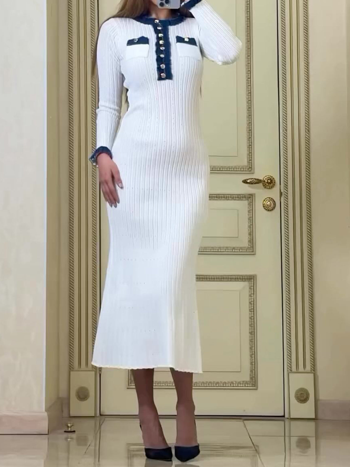 LIZAKOSHT  -  Contrast Trim Round Neck Long Sleeve Sweater Dress