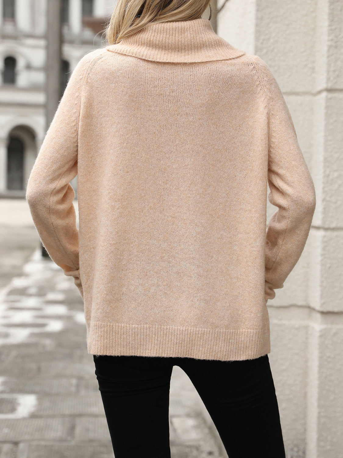 LIZAKOSHT  -  Turtleneck Long Sleeve Sweater
