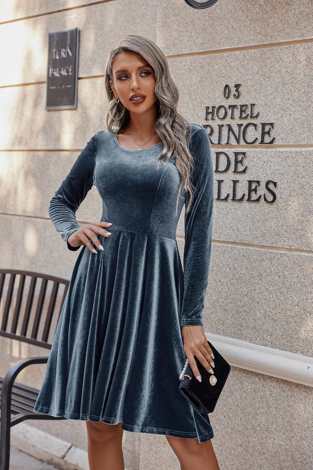 LIZAKOSHT  -  Round Neck Long Sleeve Knee Length Dress