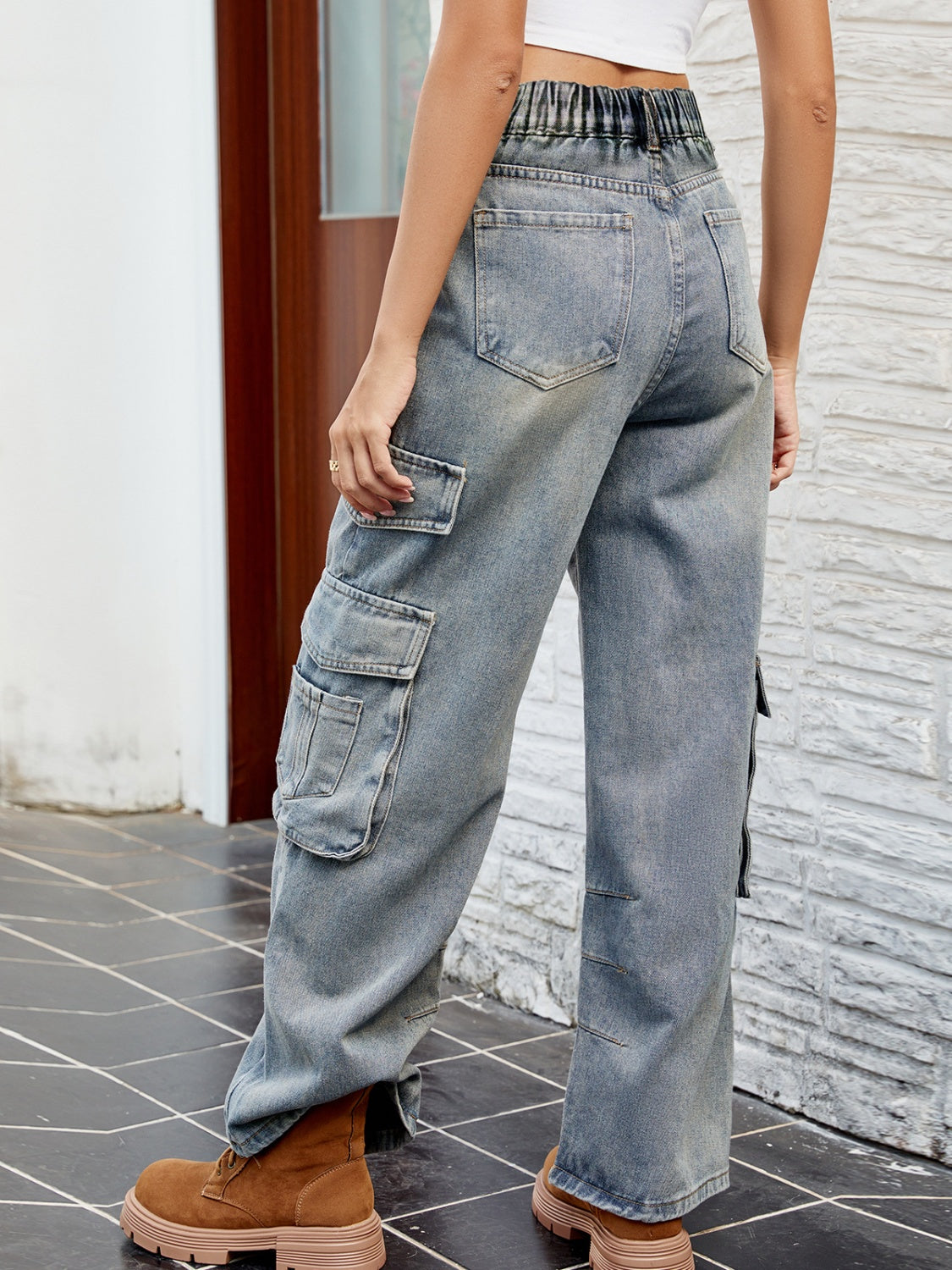 LIZAKOSHT  -  Washed Jeans with Pockets