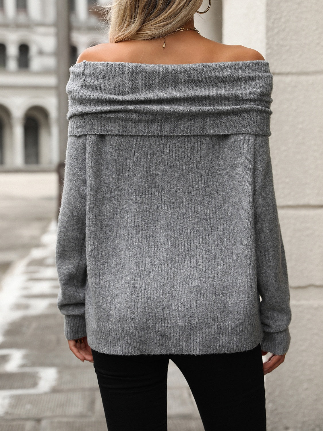 LIZAKOSHT  -  Turtleneck Long Sleeve Sweater