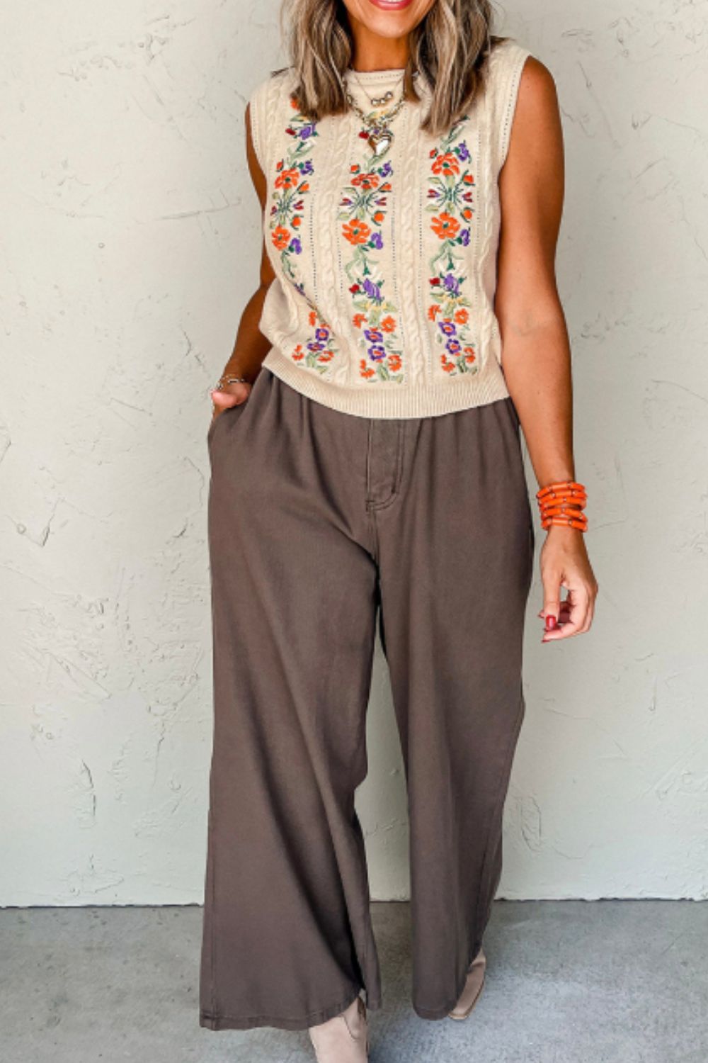 LIZAKOSHT  -  Embroidered Cable-Knit Round Neck Sweater Vest