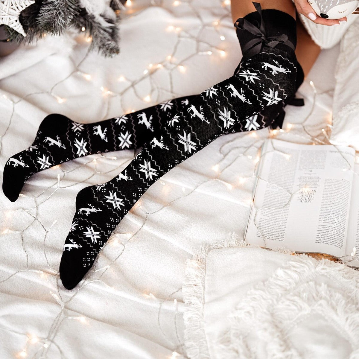 LIZAKOSHT  -  Christmas Element Bowknot Ribbed Trim Over Knee Stockings