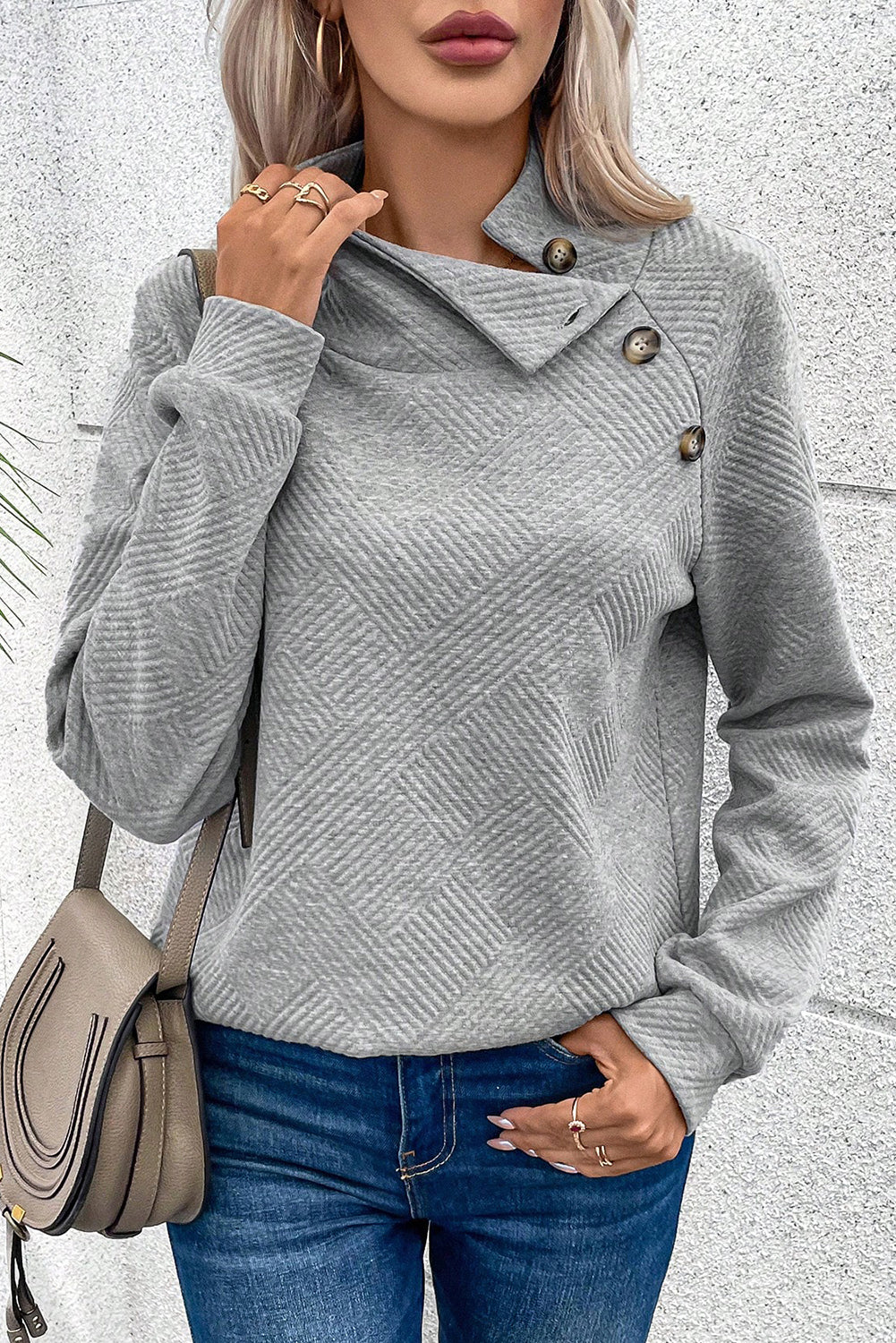 LIZAKOSHT  -  Textured Turtleneck Long Sleeve Sweatshirt