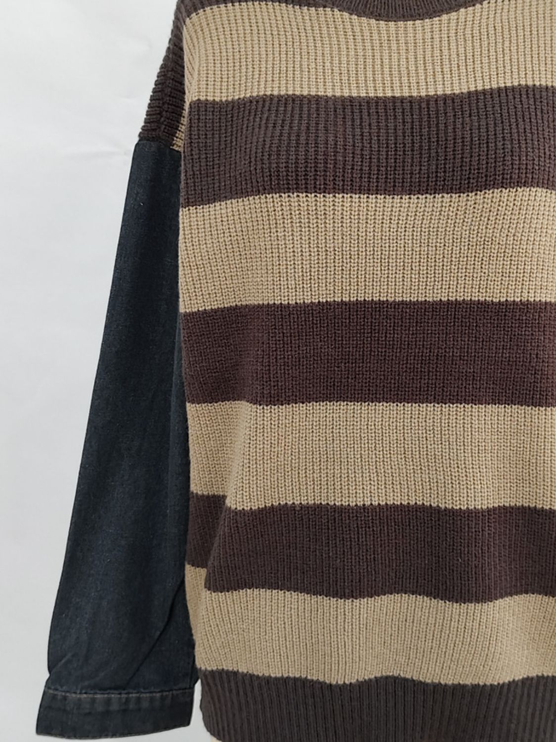 LIZAKOSHT  -  Contrast Round Neck Long Sleeve Sweater