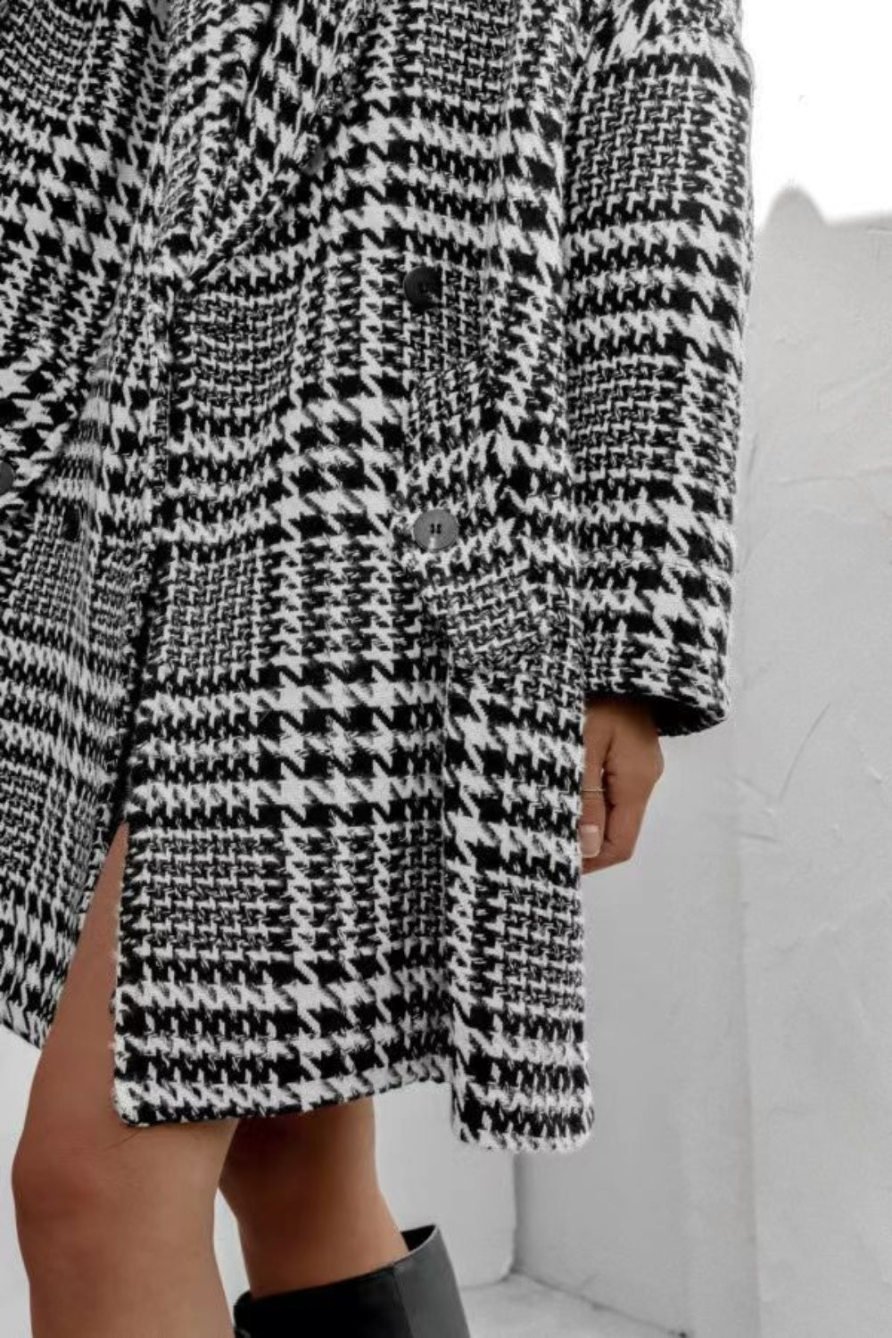 LIZAKOSHT  -  Houndstooth Collared Neck Long Sleeve Coat with Pockets