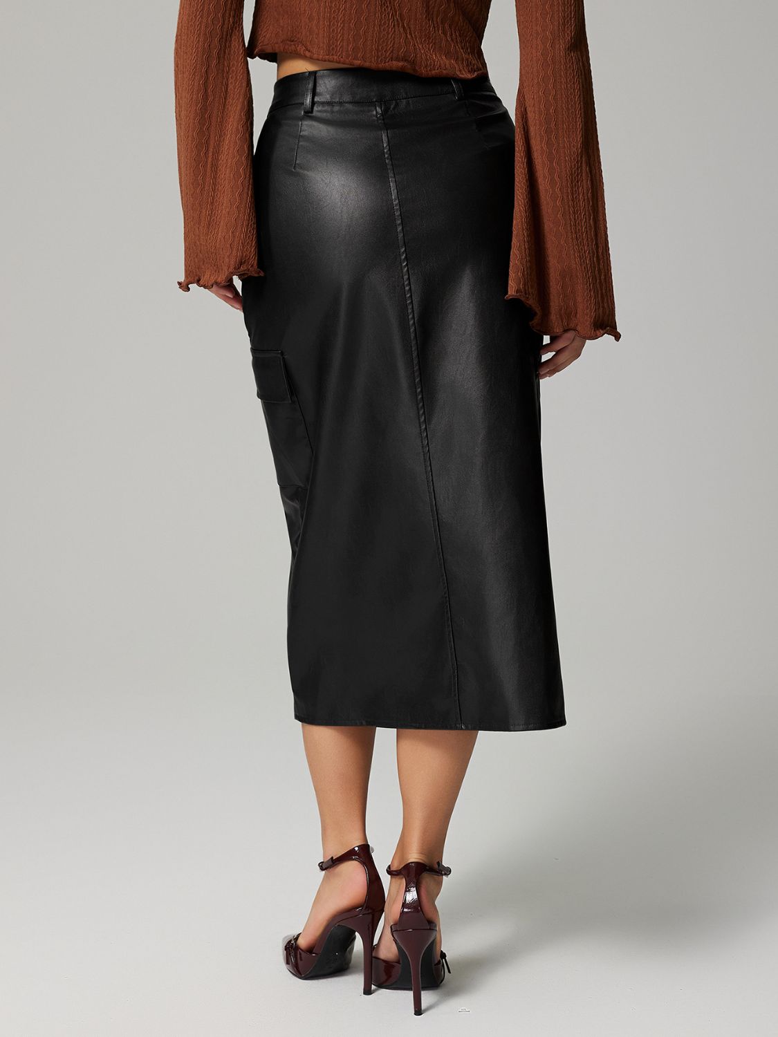 LIZAKOSHT  -  Slit Midi Skirt with Pockets
