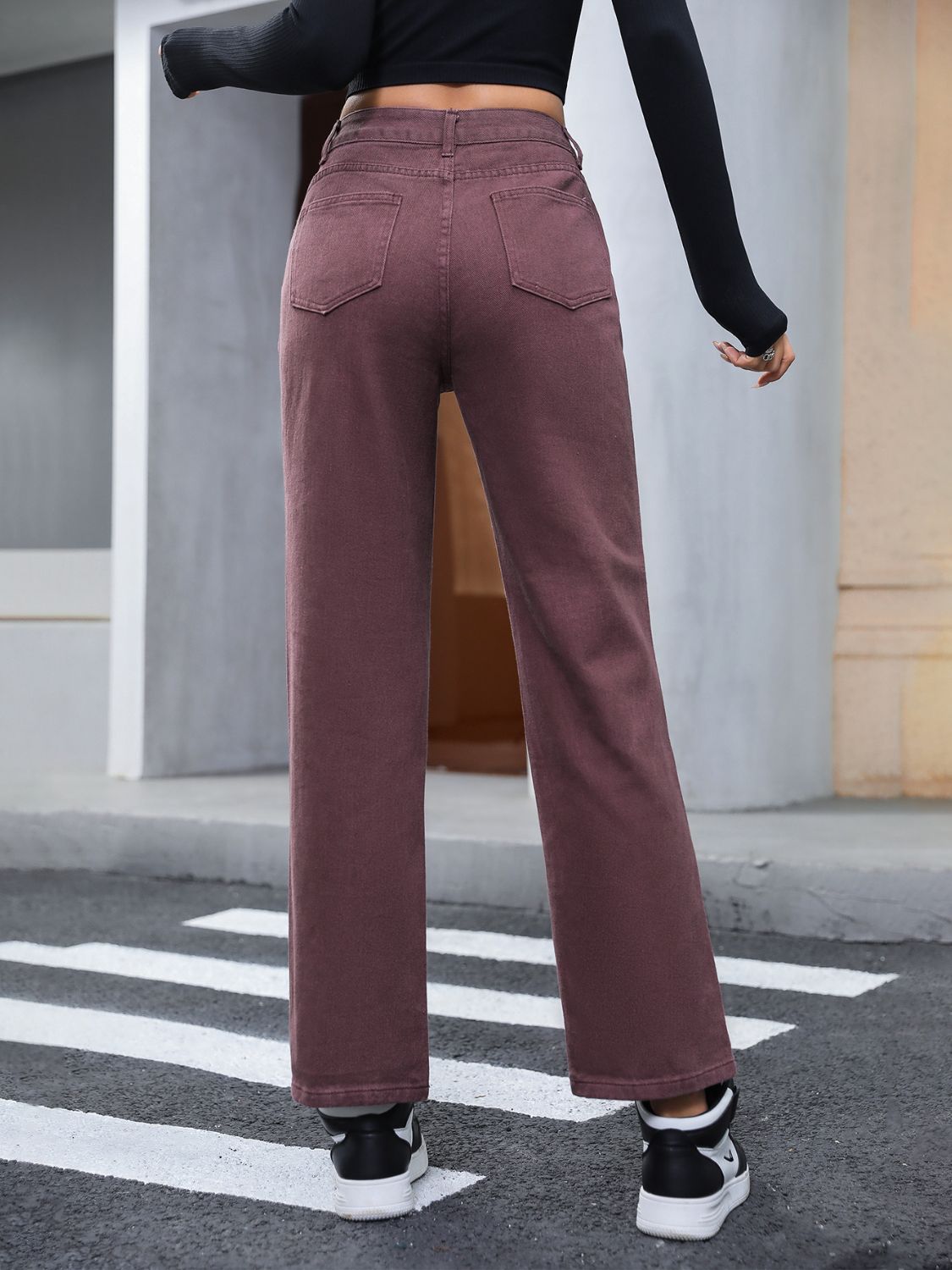 LIZAKOSHT  -  Straight Leg Jeans with Pockets