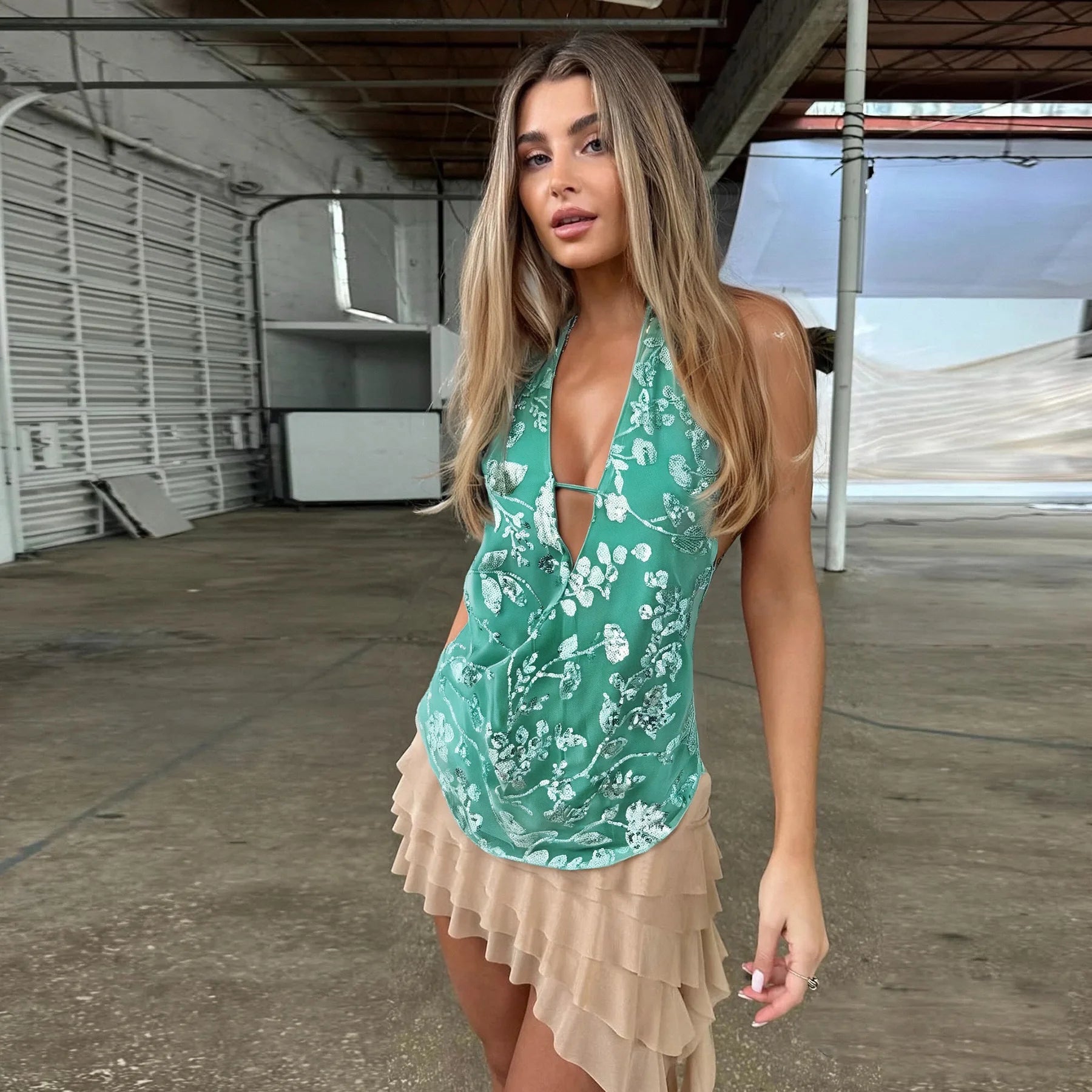LIZAKOSHT  -  Sexy Sequin Backless Crop Top for Women Sleeveless Hollow Out Tie-Up Glitter Cami Tank for Summer Holiday Beach Party