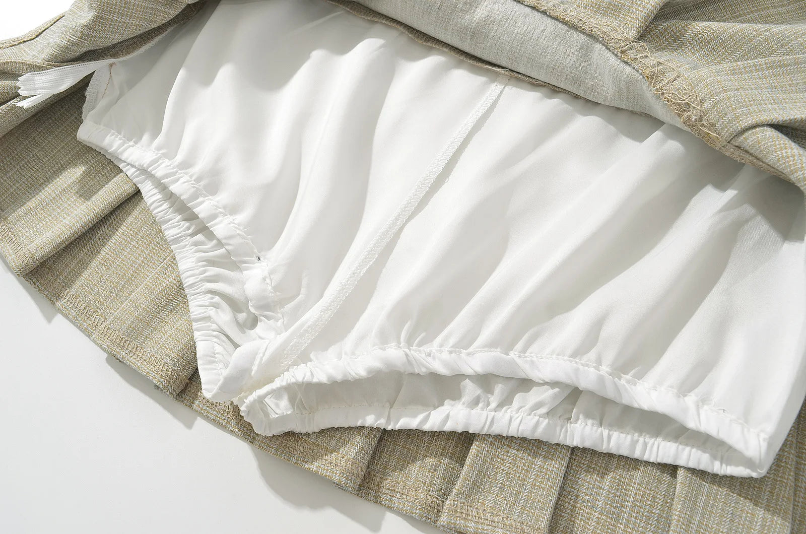 LIZAKOSHT  -  Women WHITE Corset-like Paneled Construction Short Gathered Sleeves LIANA TOP