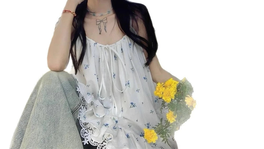 LIZAKOSHT  -  Lace Patchwork Floral Camisole Vest for Women in Summer, Gentle and Loose, Sleeveless Design Top for Wearing Outside