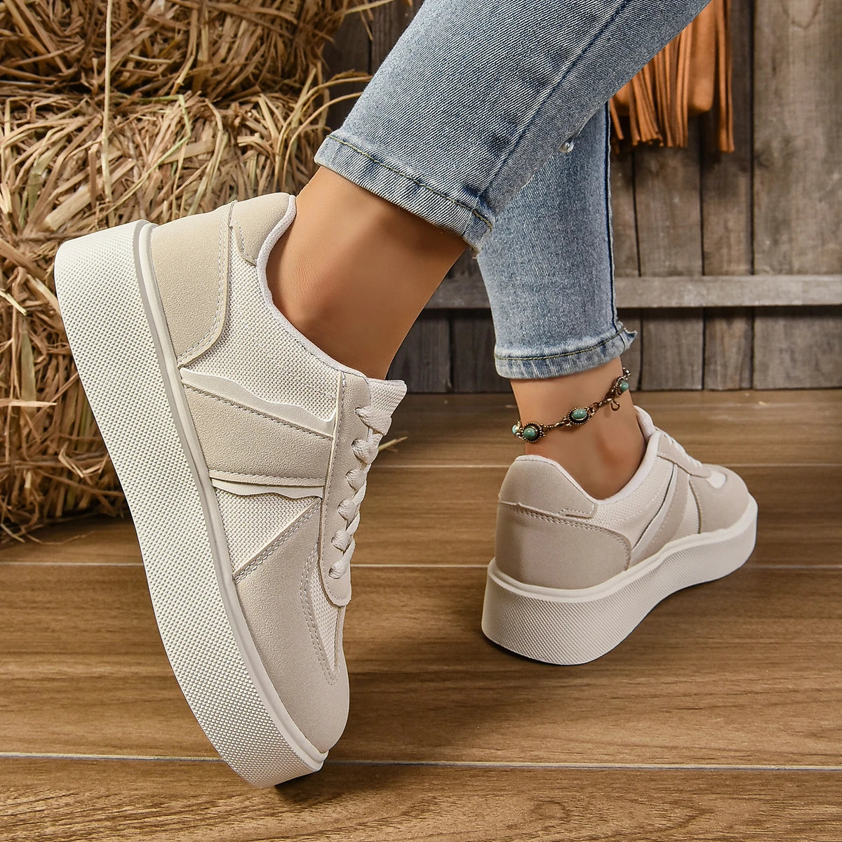 LIZAKOSHT  -  Women's Casual Lace Up Sneakers Lightweight Soft Sole Flat Shoes for Women Comfortable Anti Slip Walking Shoes Plus Size