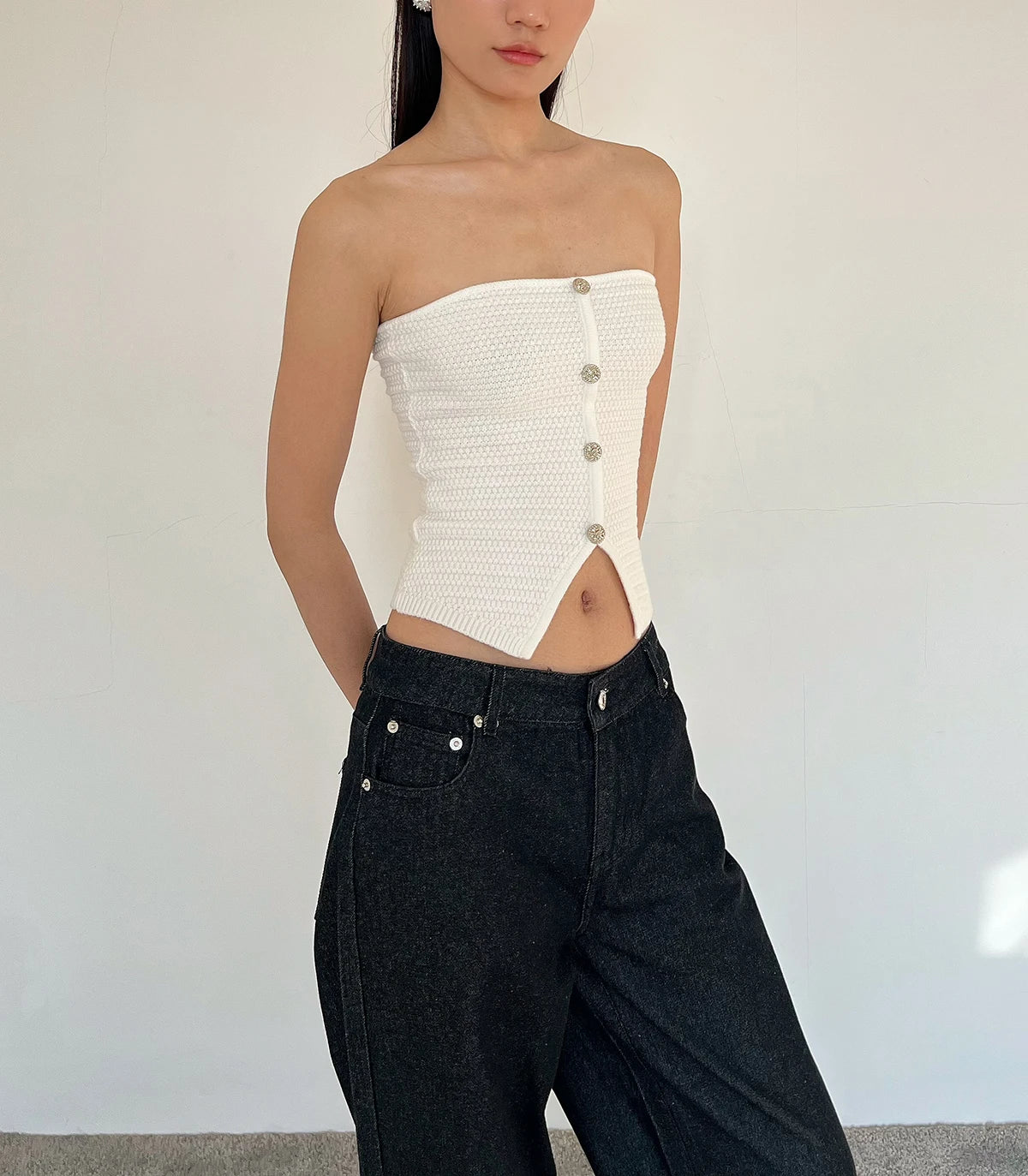 LIZAKOSHT  -  Women Off The Shoulder Button Up Sleeveless Knitted Crop Top