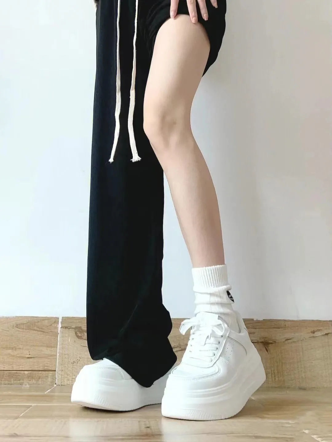 Lizakosht White Sports Shoes Korean Women Platform Sneakers Casual Harajuku Tennis Female Vintage Vulcanize Designer Footwear