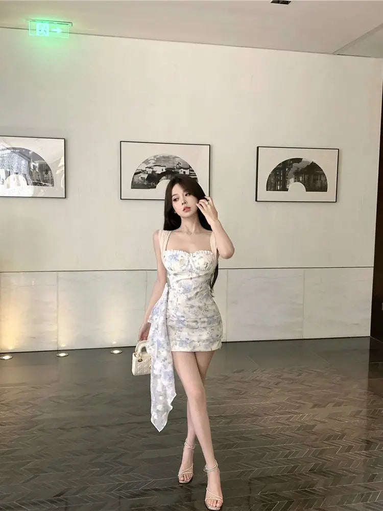 LIZAKOSHT  -  Sleeveless Dress with Sweet Temperament and Irregular Streamers with Pleated Floral Buttocks