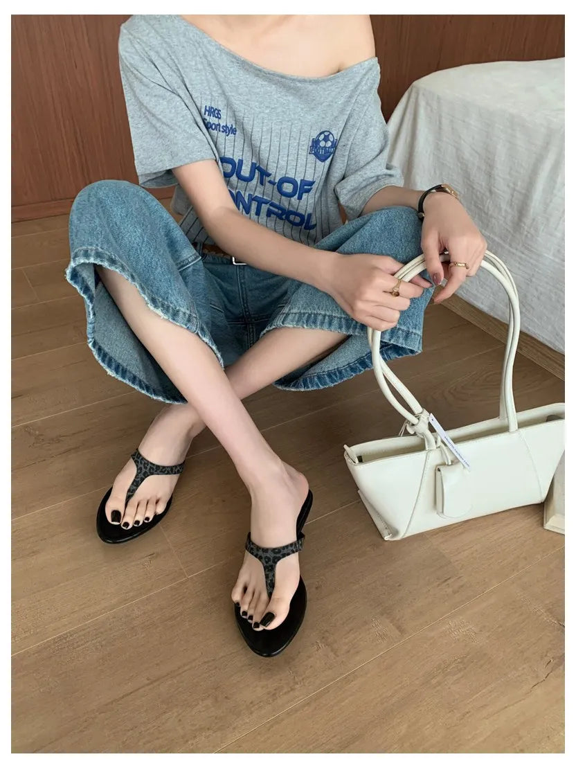 LIZAKOSHT  -  Fashion Clip Toe Toe Flip Flops Flat Wedge Heel Slippers Women Casual Narrow Band Slides Brand Sandal Beach Flip Flops Sandalias
